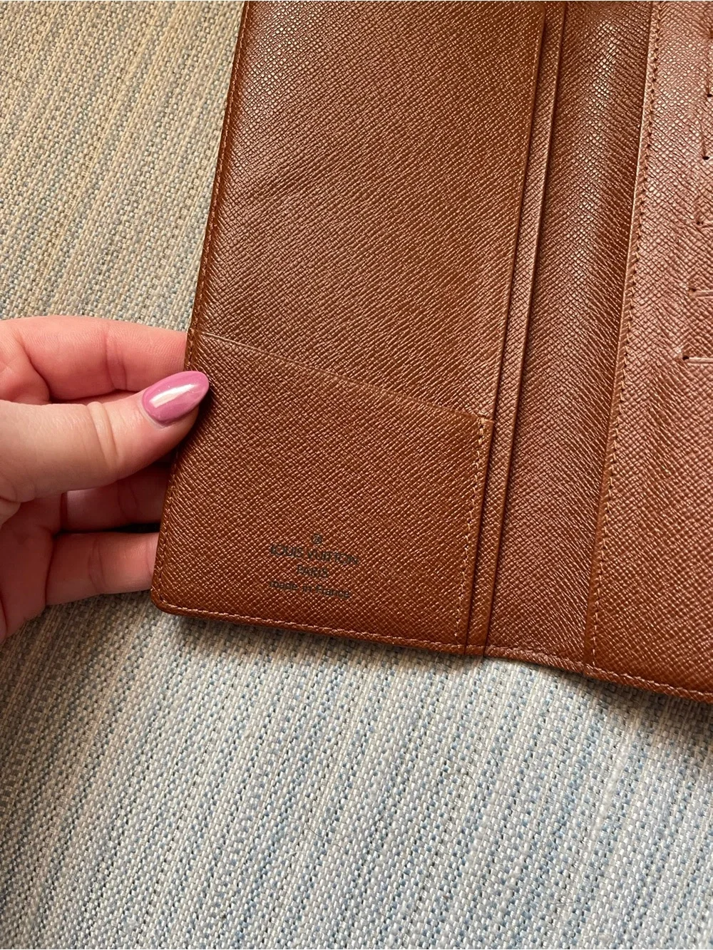 Louis Vuitton Brazza Wallet (unisex)